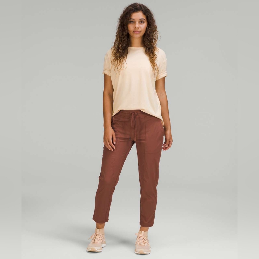 Lululemon Dance Studio Mid-Rise Crop 25", Size 2 - Picture 2 of 10